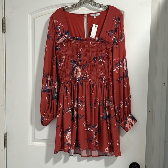 Vici long sleeve smocked dress - Picture 3 of 9